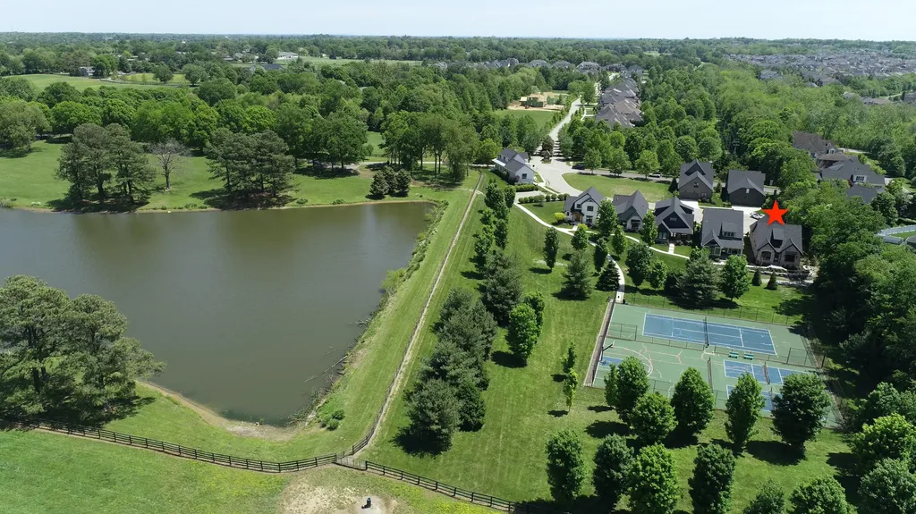 2801 Bobwhite Trail Lexington KY 40509