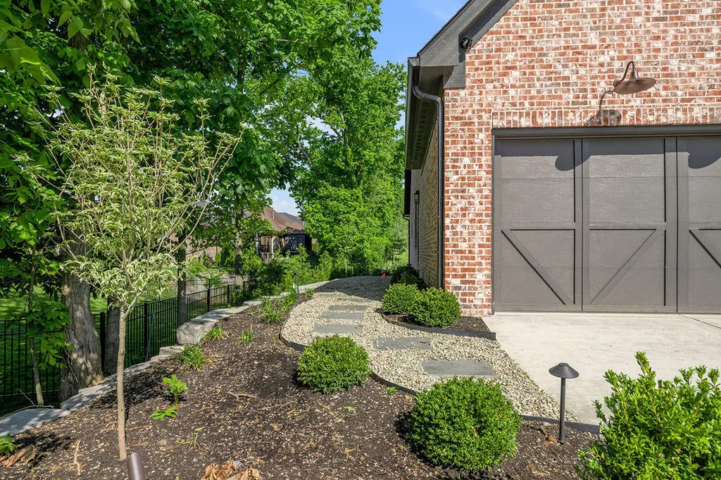 2801 Bobwhite Trail Lexington KY 40509