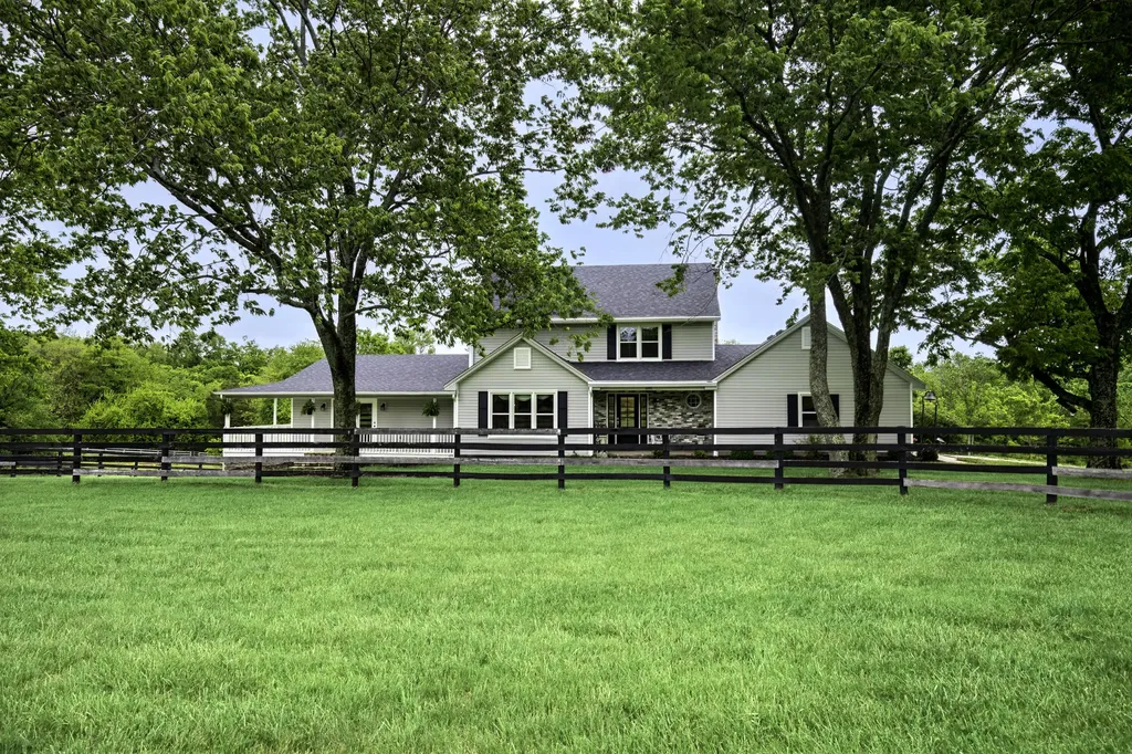 395 Cedar Lake Road Versailles KY 40383