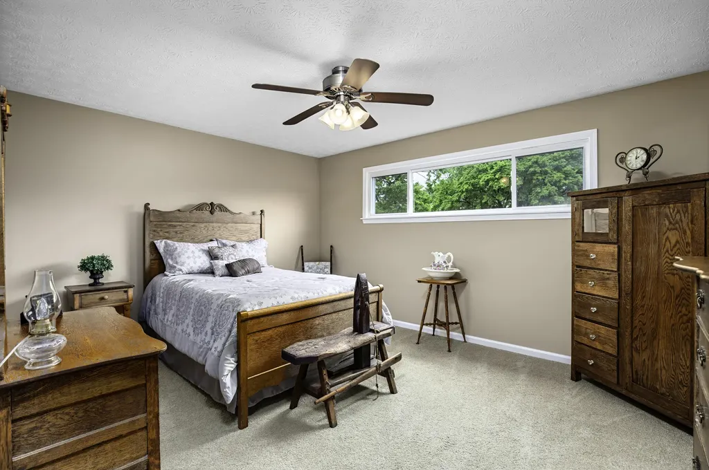 395 Cedar Lake Road Versailles KY 40383