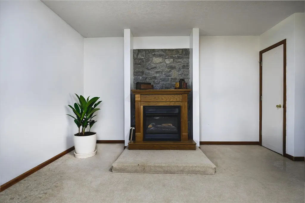 395 Cedar Lake Road Versailles KY 40383