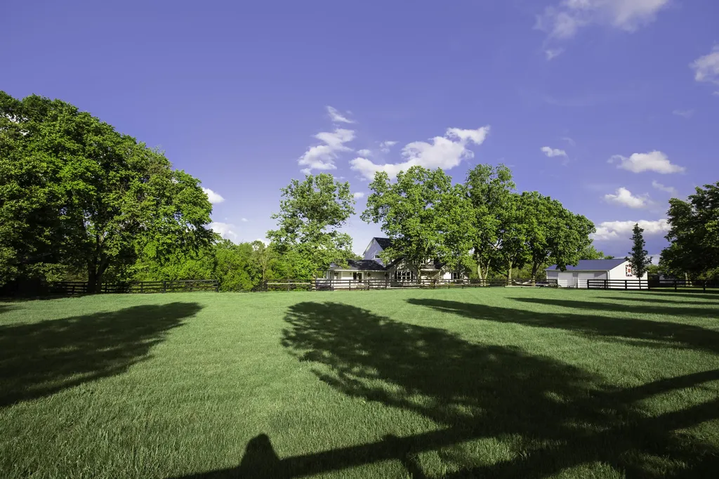 395 Cedar Lake Road Versailles KY 40383