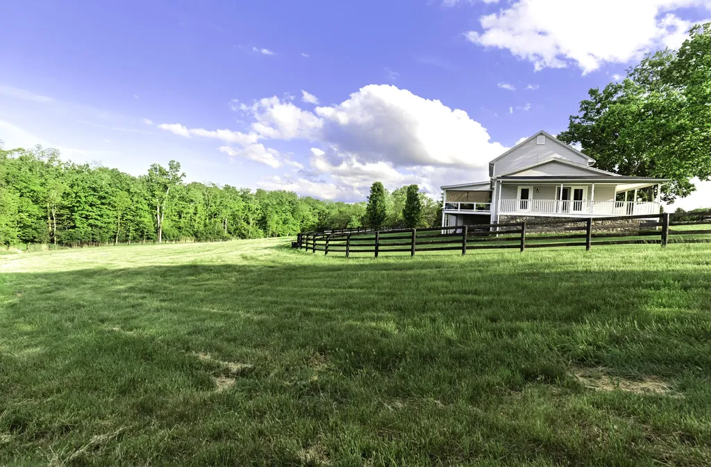 395 Cedar Lake Road Versailles KY 40383