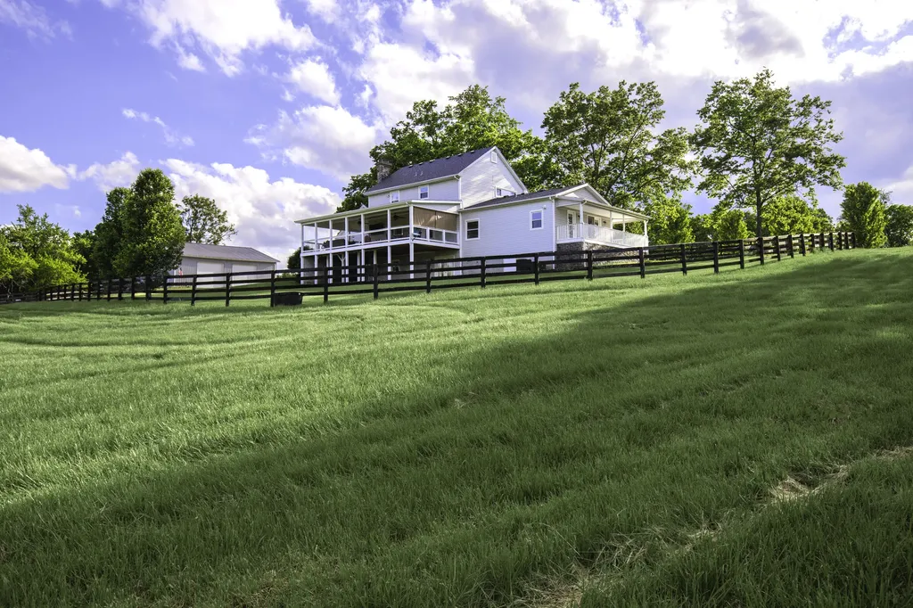395 Cedar Lake Road Versailles KY 40383
