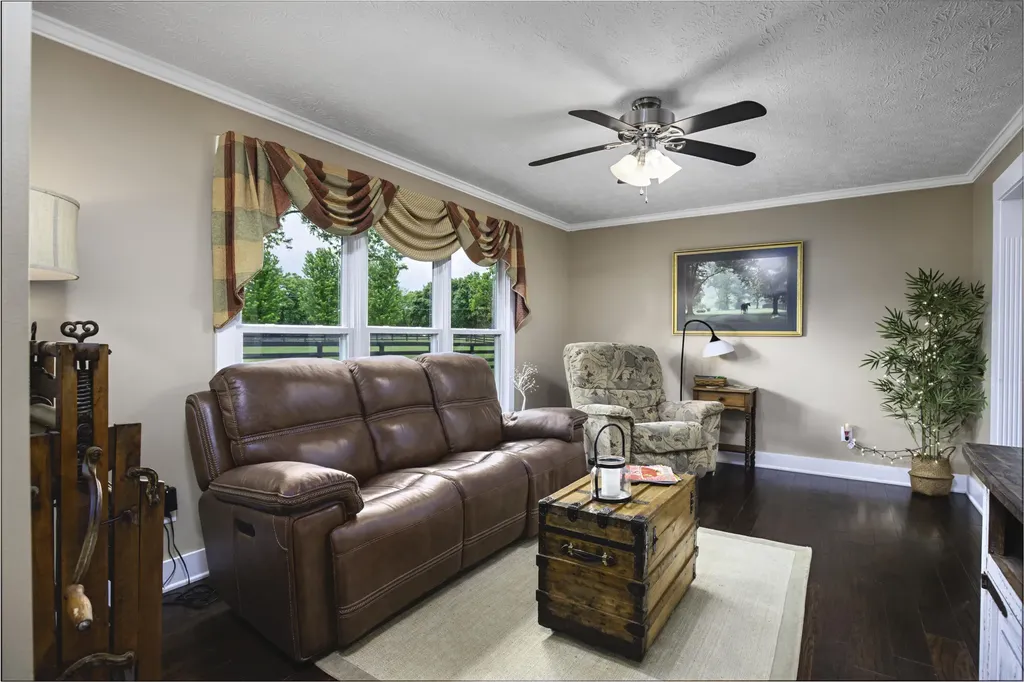 395 Cedar Lake Road Versailles KY 40383