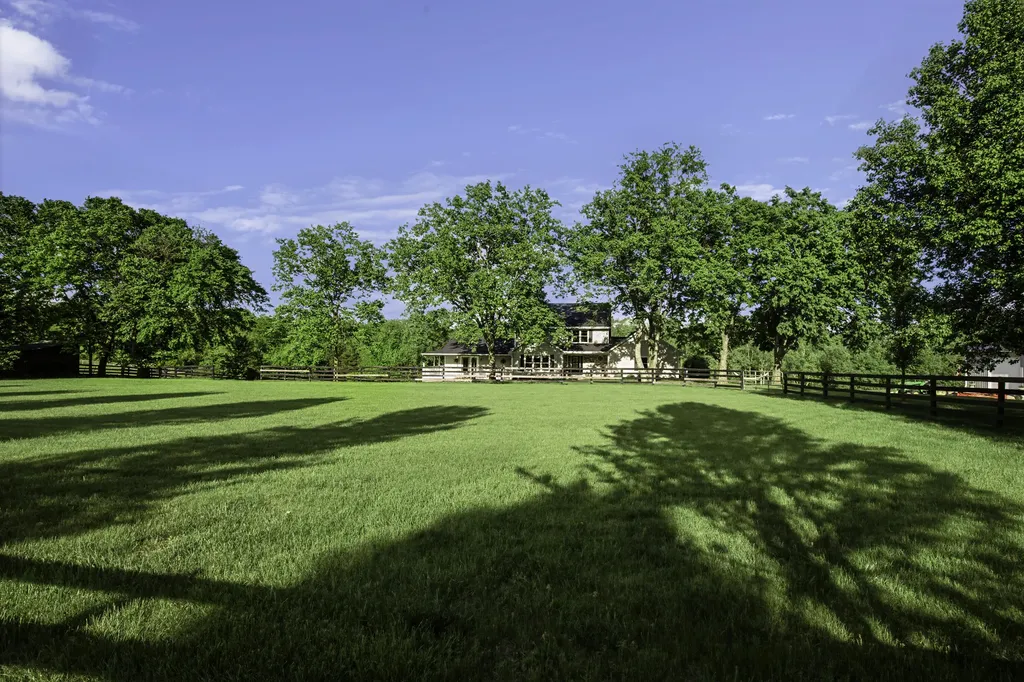 395 Cedar Lake Road Versailles KY 40383