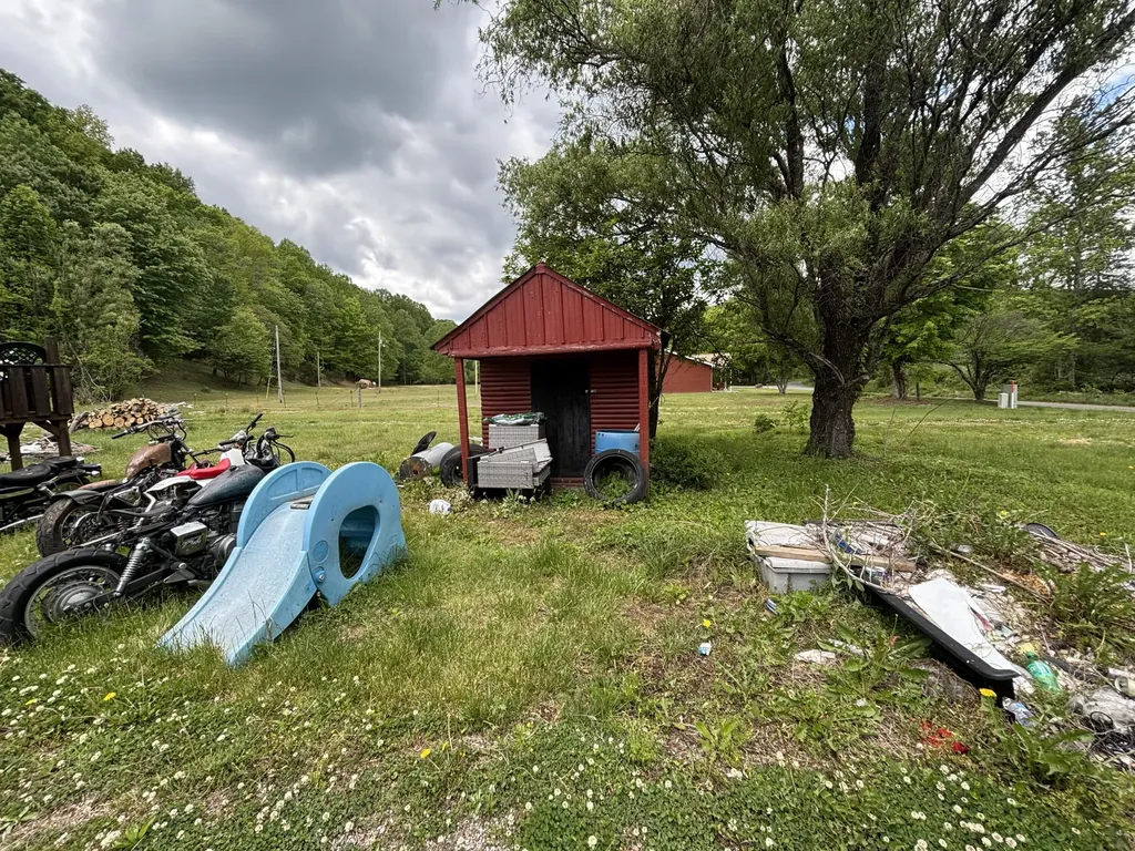 2172 Patty Ridge Road Dunnville KY 42528