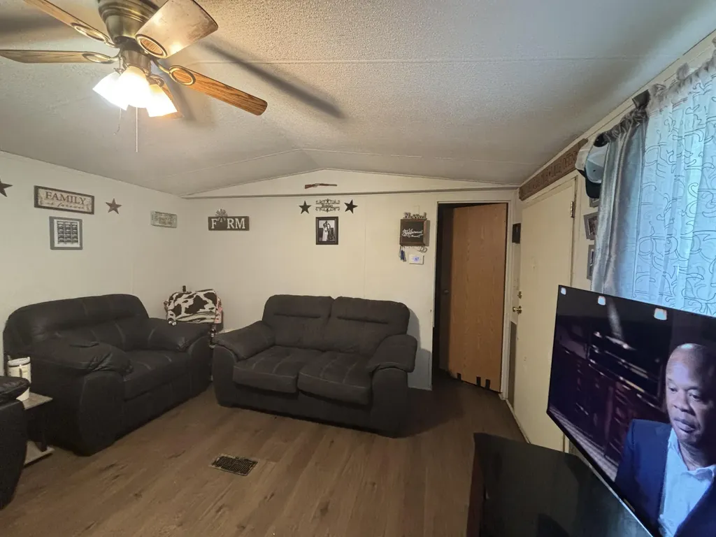 2172 Patty Ridge Road Dunnville KY 42528