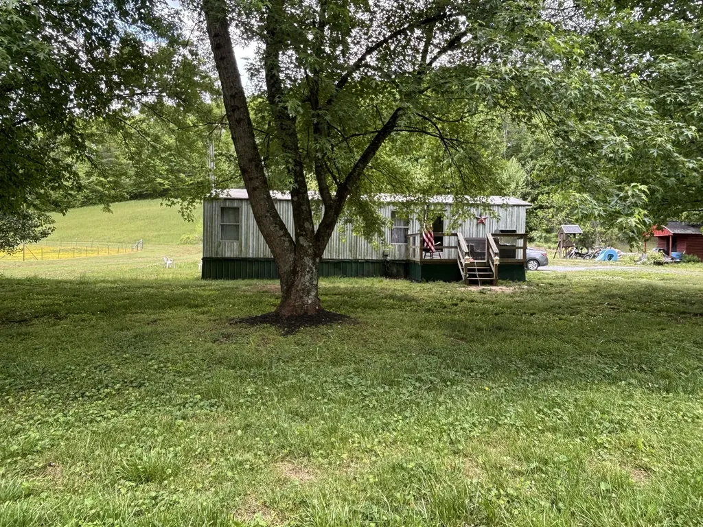2172 Patty Ridge Road Dunnville KY 42528