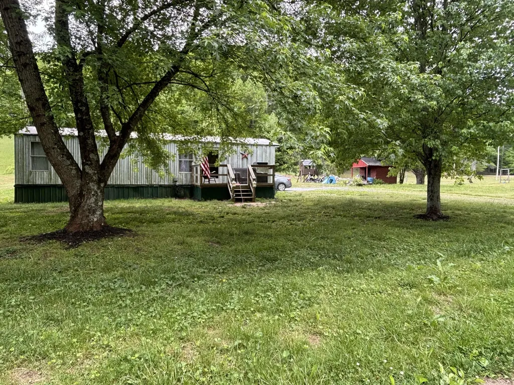 2172 Patty Ridge Road Dunnville KY 42528