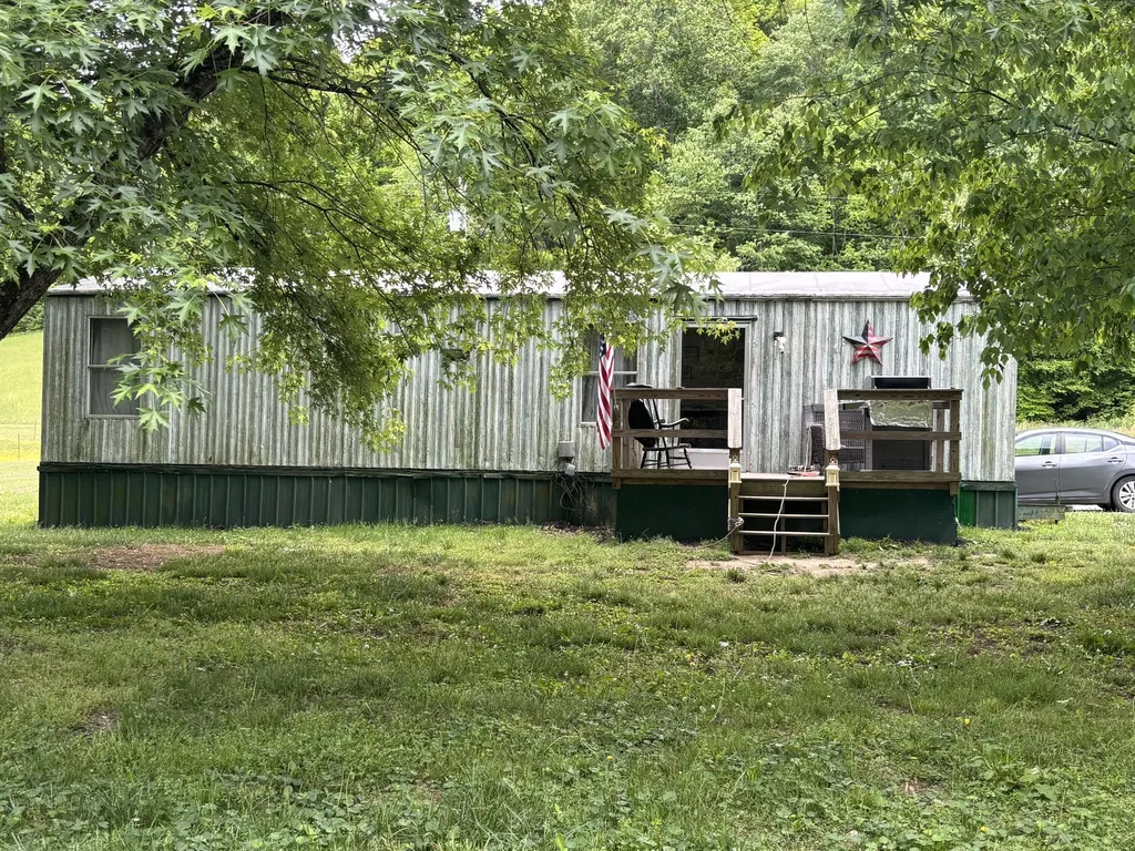2172 Patty Ridge Road Dunnville KY 42528