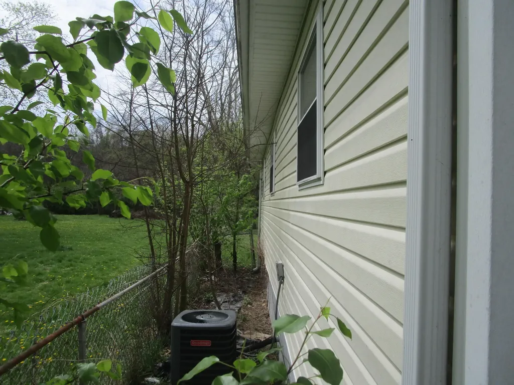 2247 Muddy Creek Road Winchester KY 40391