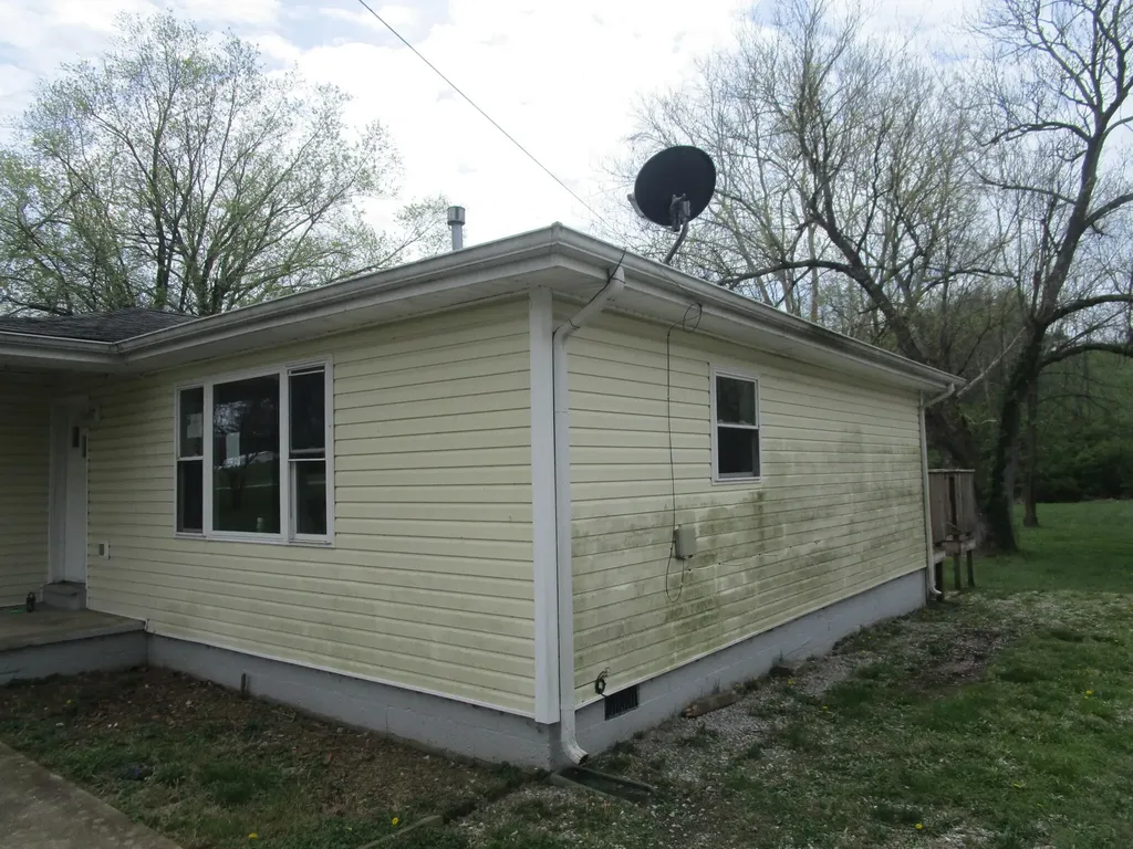 2247 Muddy Creek Road Winchester KY 40391