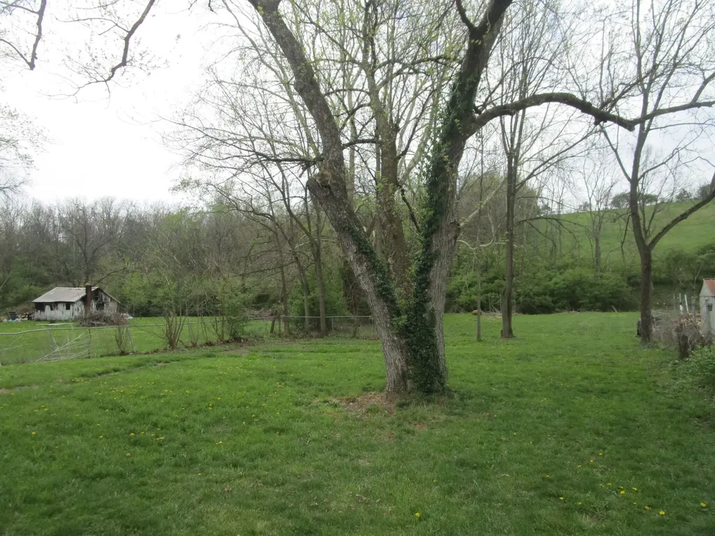 2247 Muddy Creek Road Winchester KY 40391