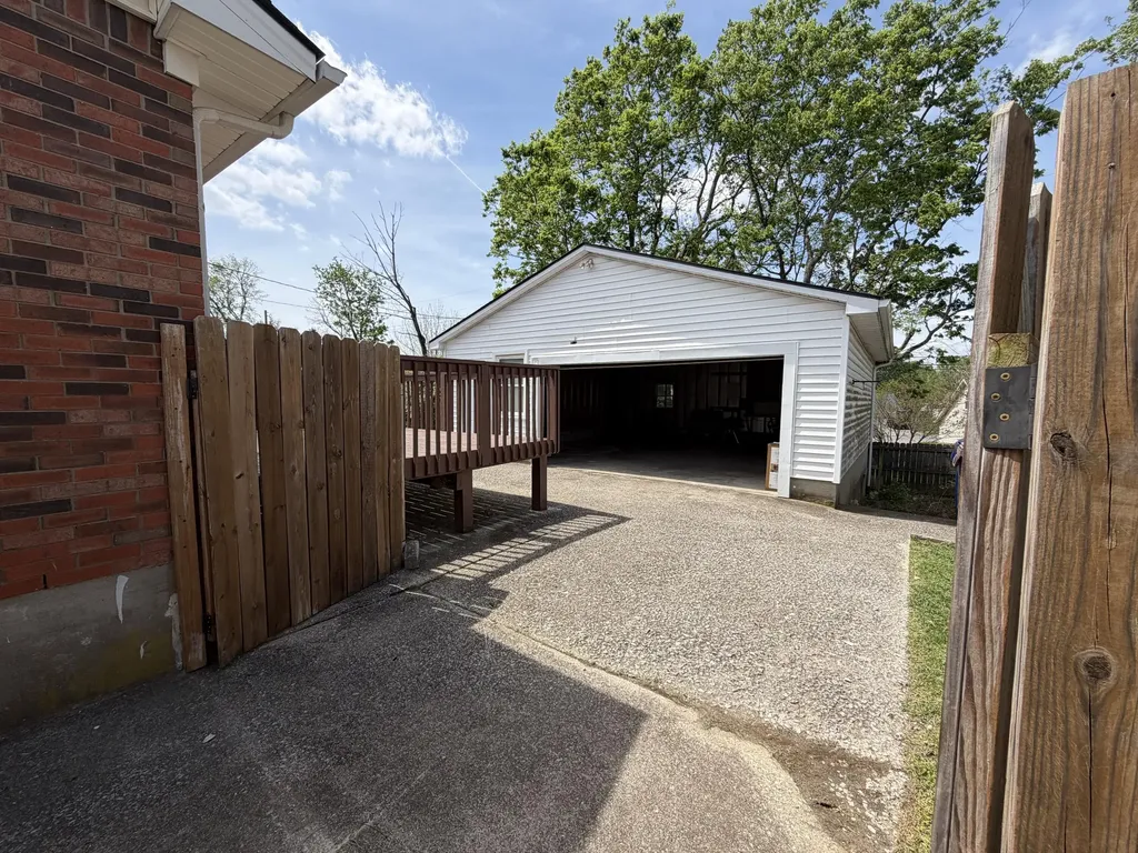 17 Holiday Road Winchester KY 40391