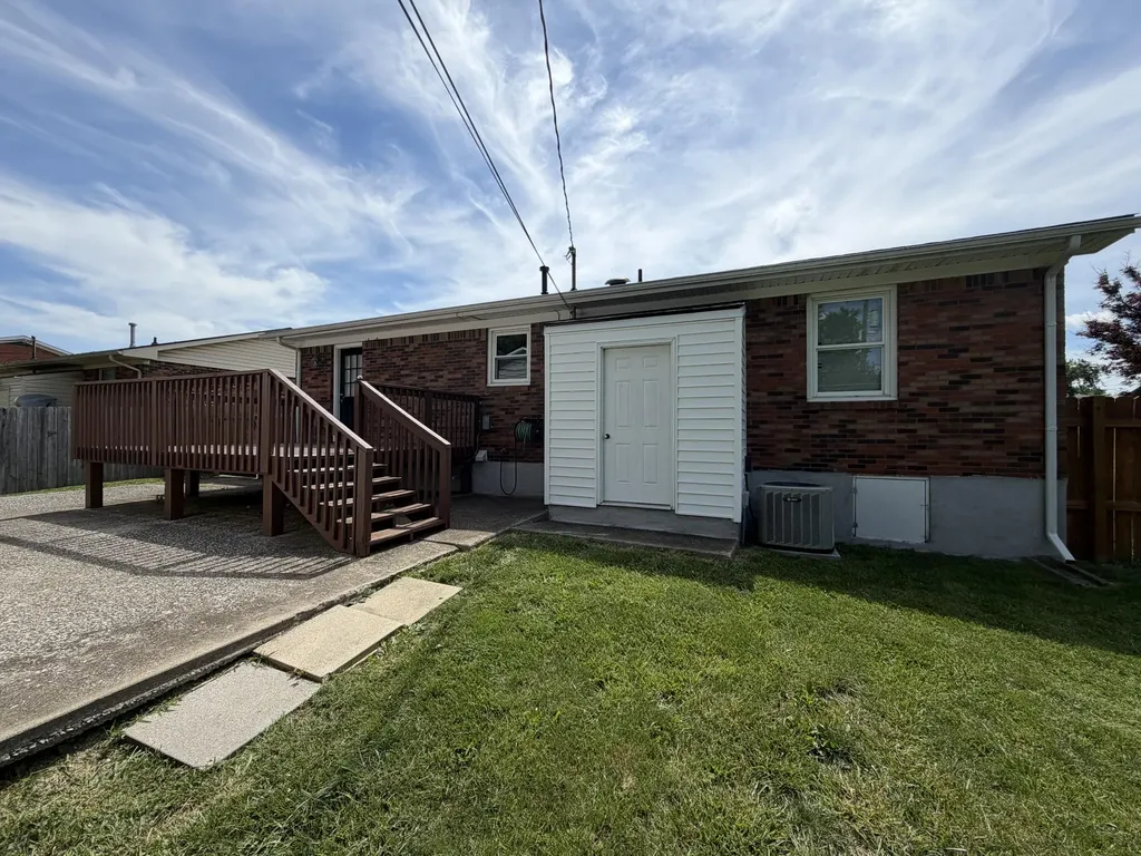 17 Holiday Road Winchester KY 40391