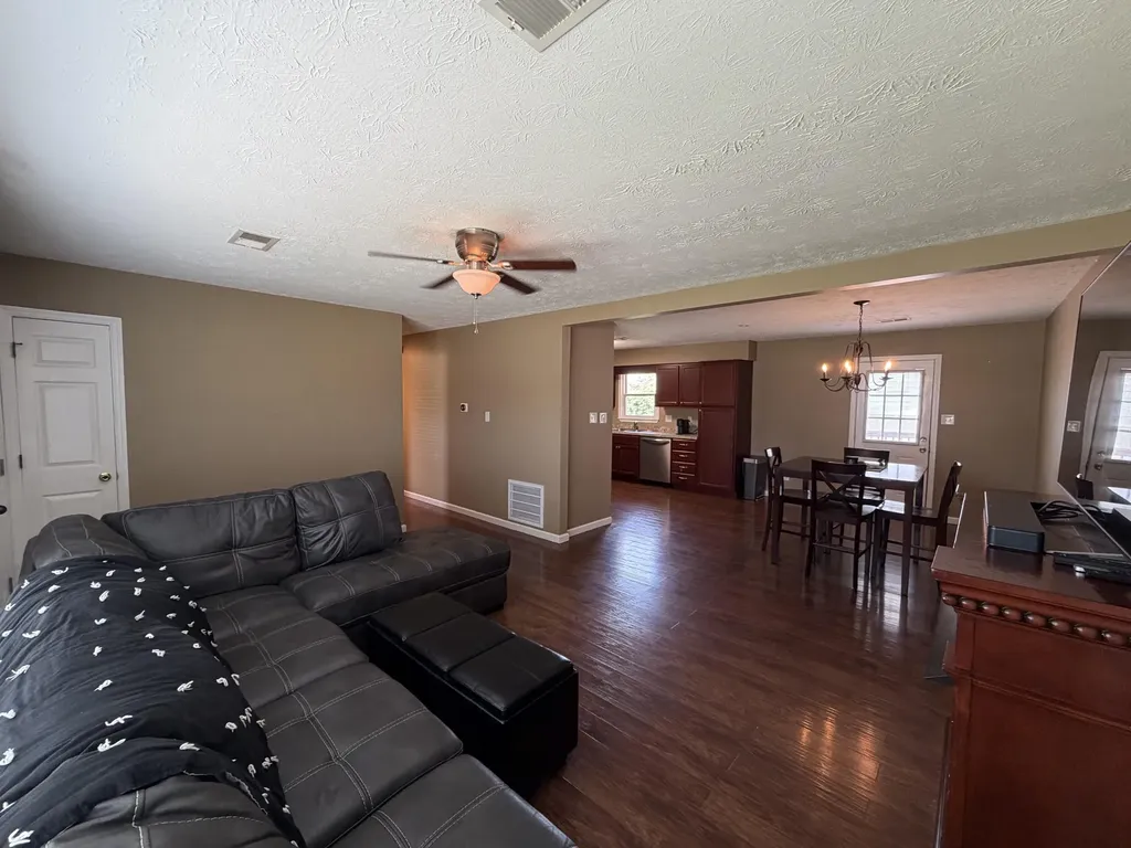 17 Holiday Road Winchester KY 40391