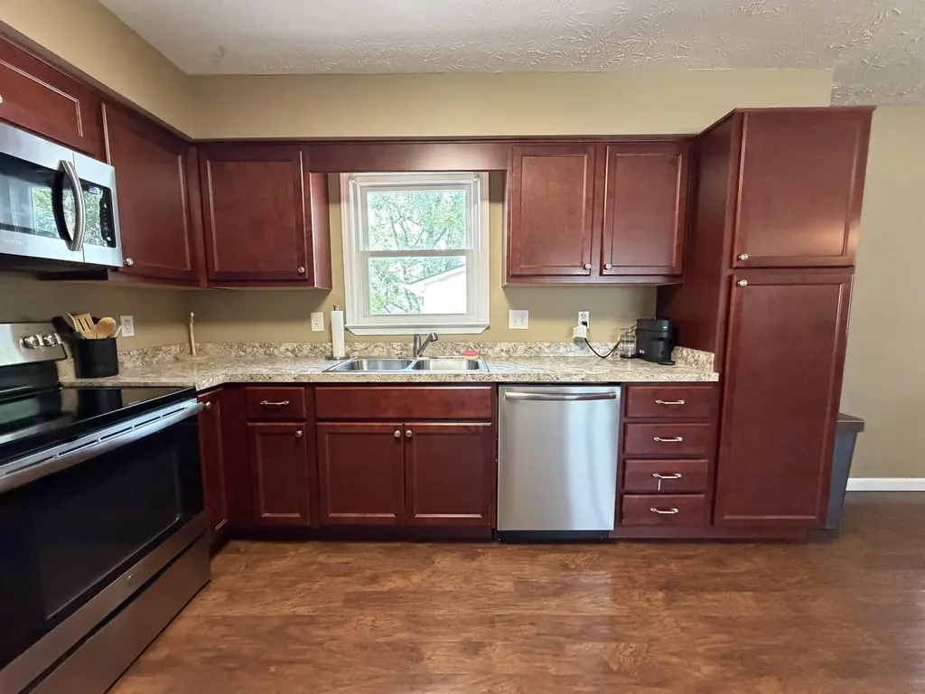17 Holiday Road Winchester KY 40391