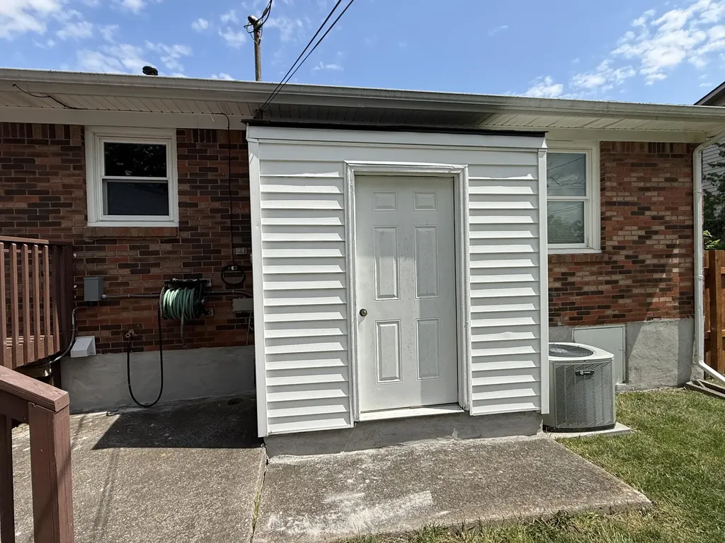 17 Holiday Road Winchester KY 40391