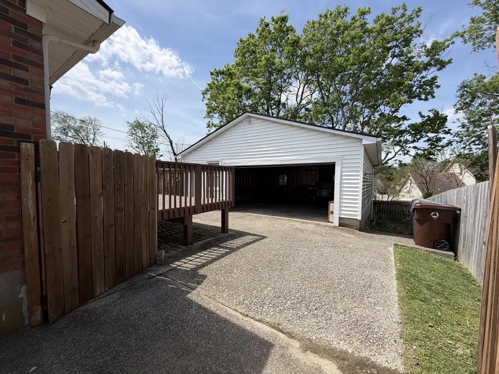 17 Holiday Road Winchester KY 40391