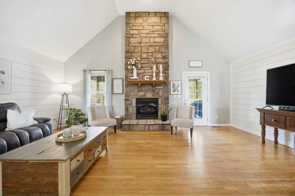 155 Clay Avenue Lancaster KY 40444