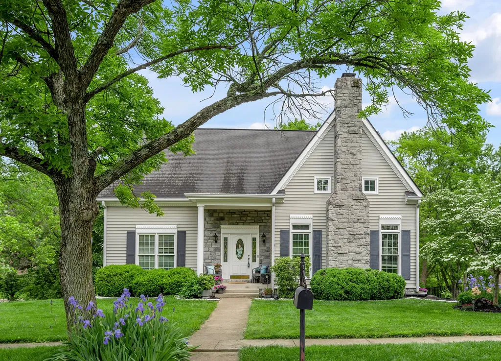 1070 Forest Lake Drive Lexington KY 40515