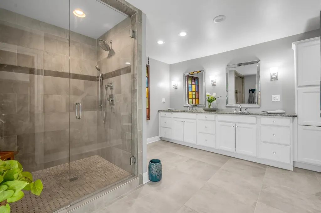 1070 Forest Lake Drive Lexington KY 40515