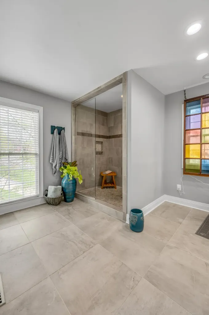 1070 Forest Lake Drive Lexington KY 40515