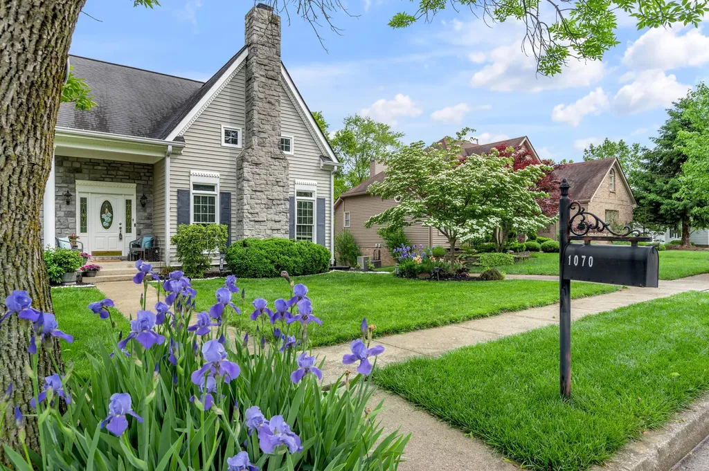 1070 Forest Lake Drive Lexington KY 40515