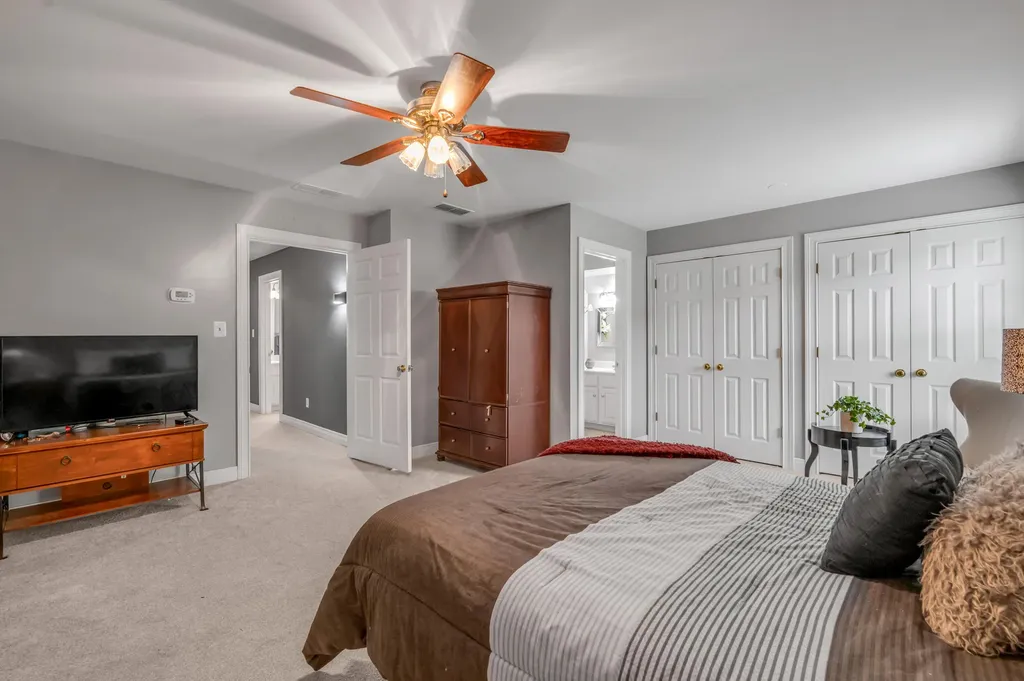 1070 Forest Lake Drive Lexington KY 40515