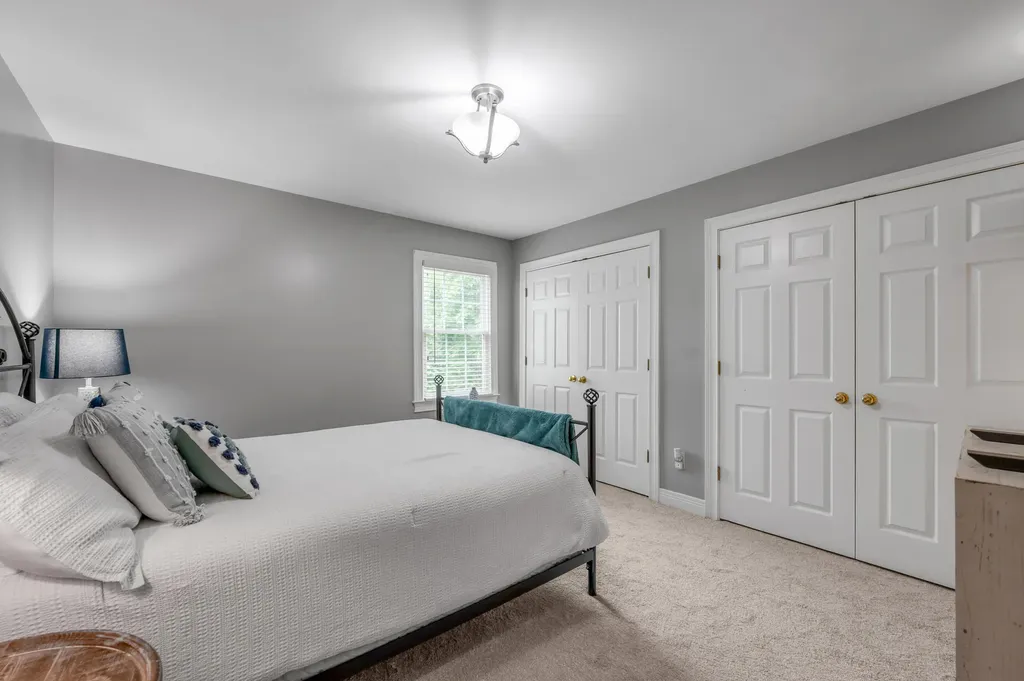 1070 Forest Lake Drive Lexington KY 40515