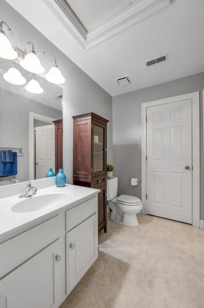 1070 Forest Lake Drive Lexington KY 40515
