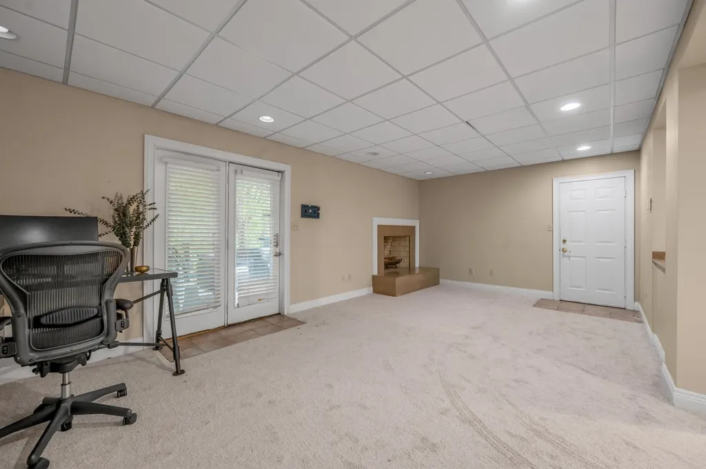 1070 Forest Lake Drive Lexington KY 40515