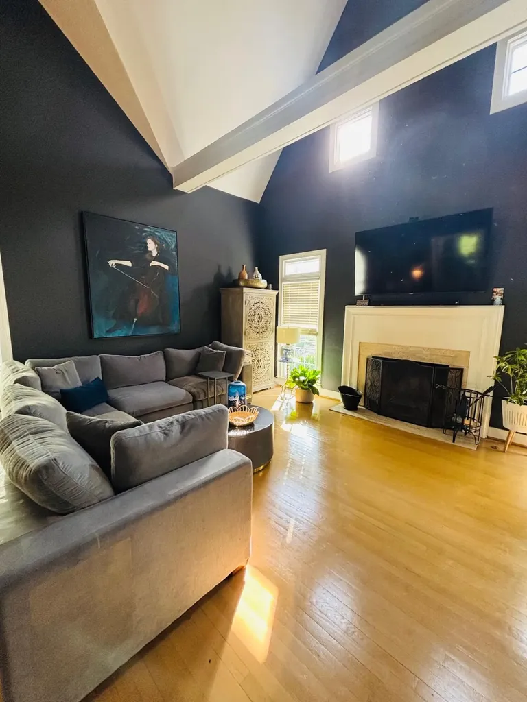 1070 Forest Lake Drive Lexington KY 40515