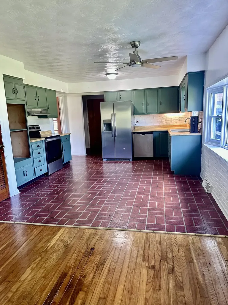 8650 Main Street Jeffersonville KY 40337