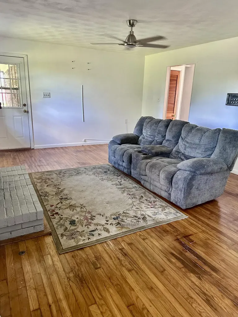 8650 Main Street Jeffersonville KY 40337