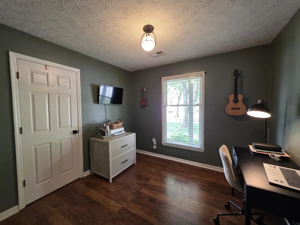 1328 Amherst Drive Lexington KY 40515
