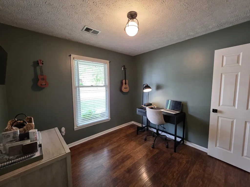 1328 Amherst Drive Lexington KY 40515