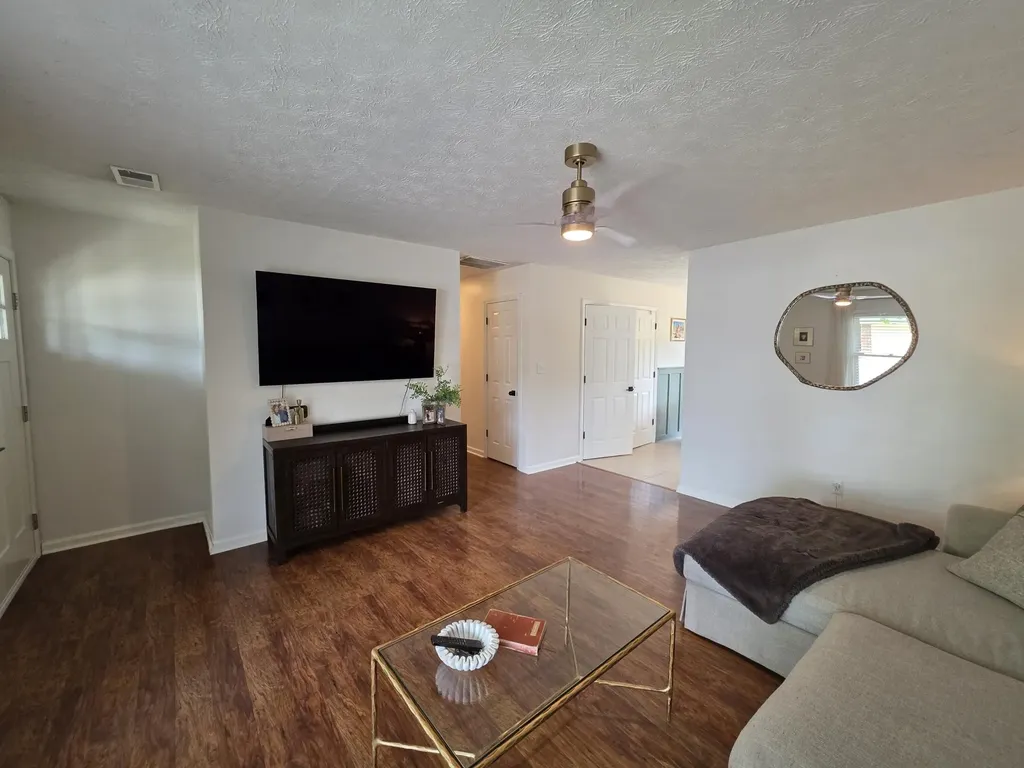 1328 Amherst Drive Lexington KY 40515