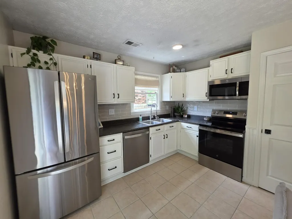 1328 Amherst Drive Lexington KY 40515