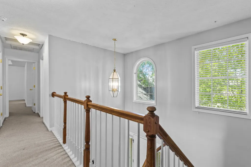 820 White Wood Flat Lexington KY 40511