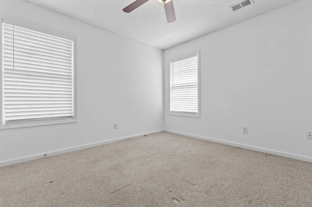 820 White Wood Flat Lexington KY 40511