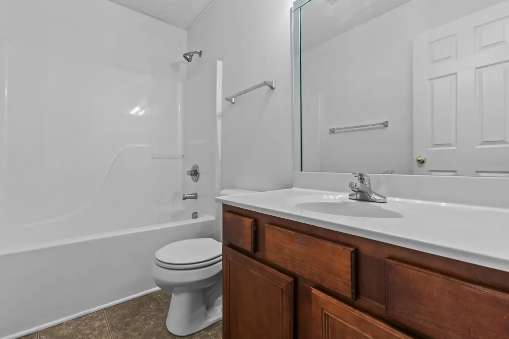 820 White Wood Flat Lexington KY 40511
