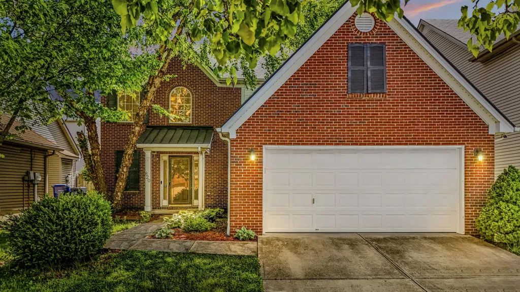 820 White Wood Flat Lexington KY 40511
