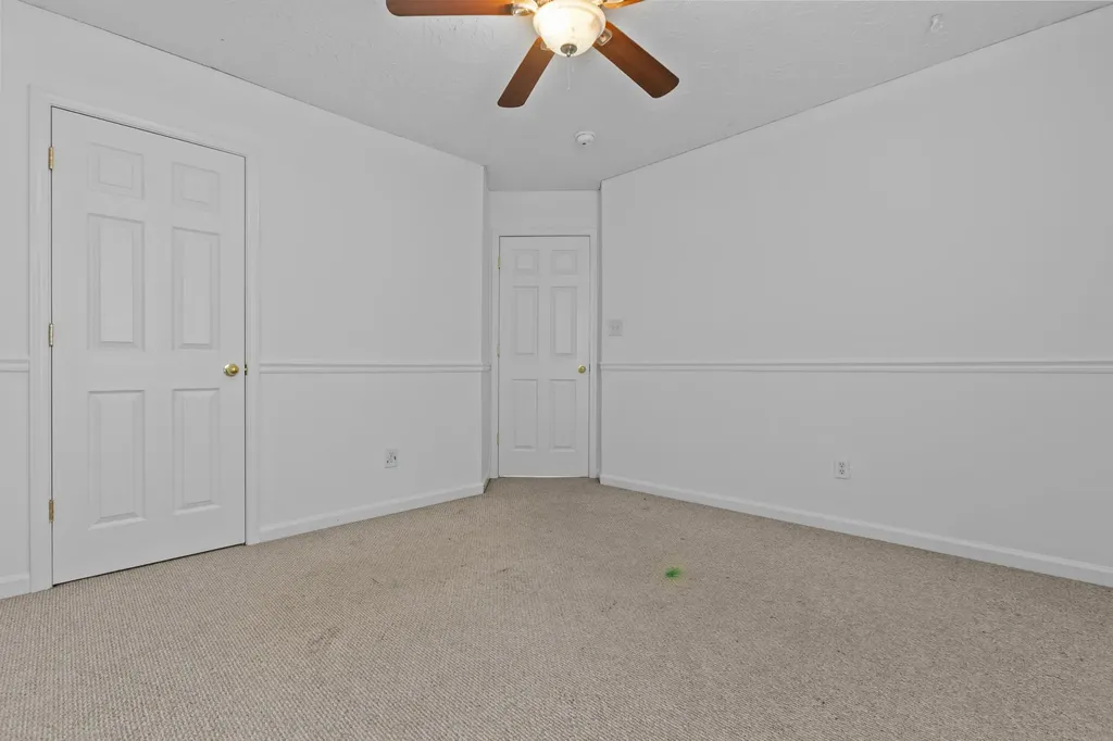820 White Wood Flat Lexington KY 40511