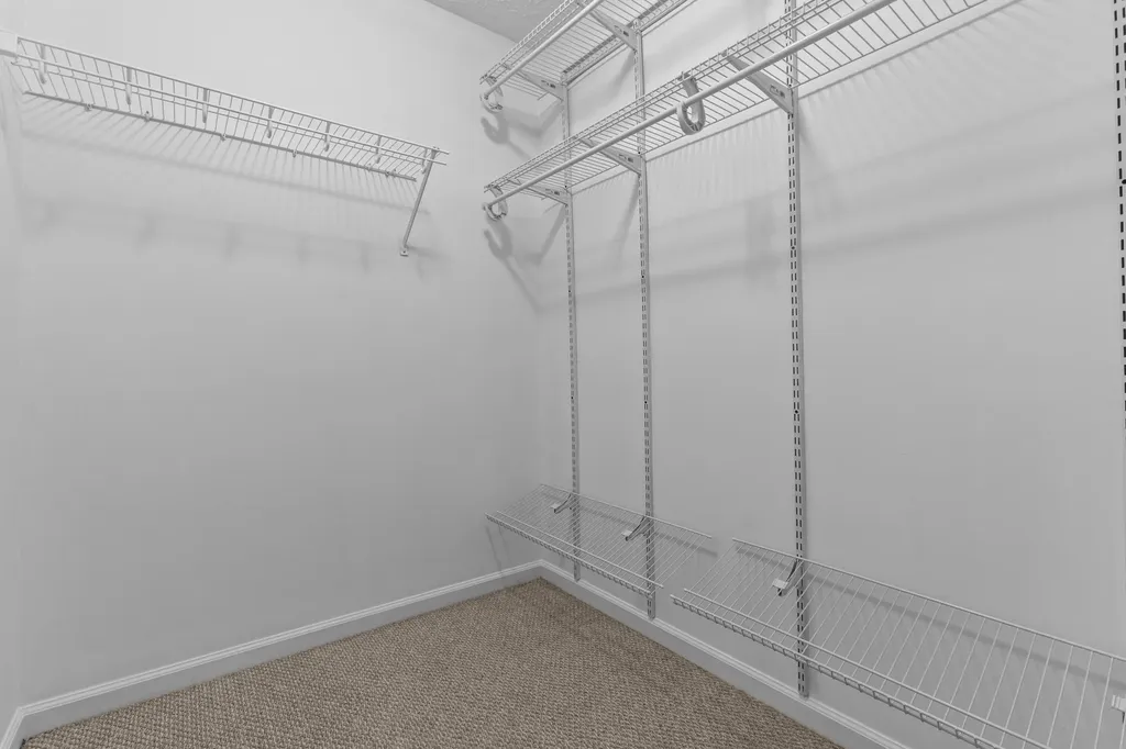 820 White Wood Flat Lexington KY 40511