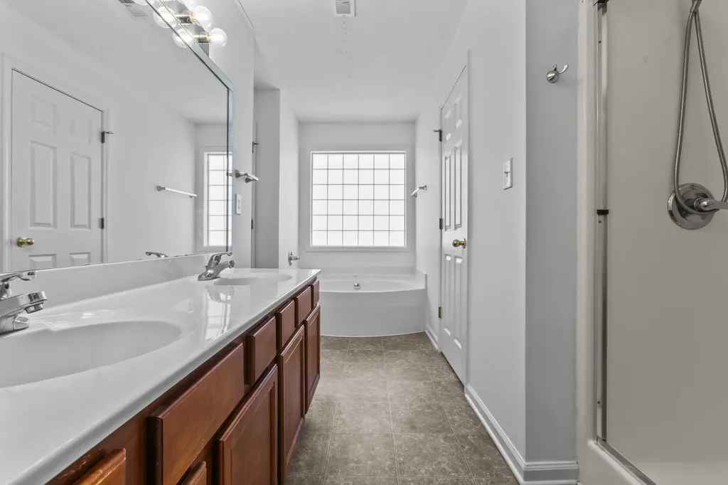820 White Wood Flat Lexington KY 40511