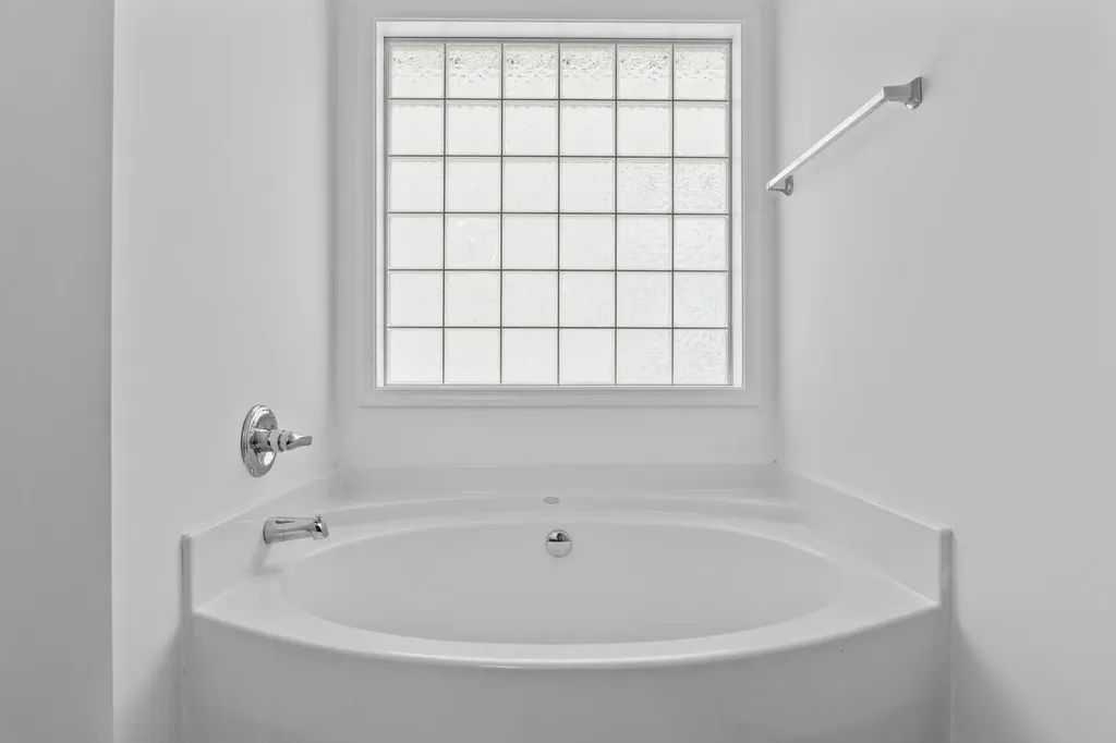 820 White Wood Flat Lexington KY 40511