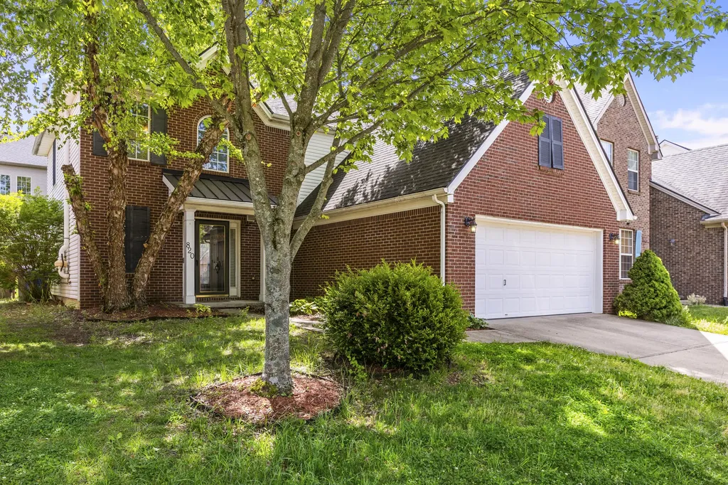 820 White Wood Flat Lexington KY 40511