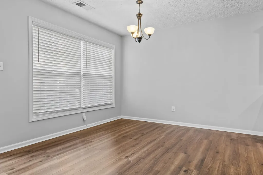 820 White Wood Flat Lexington KY 40511